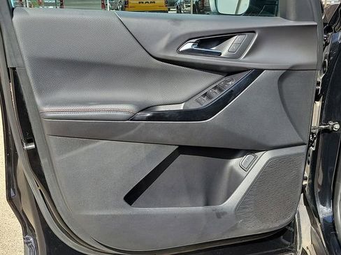 Used 2025 Chevrolet Equinox RS image 11