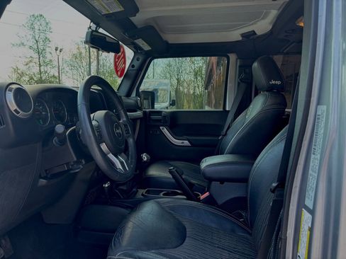 Used 2015 Jeep Wrangler Unlimited Sport AWD/4WD image 9