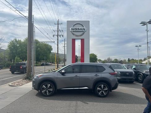 Used 2023 Nissan Rogue Platinum AWD/4WD image 1