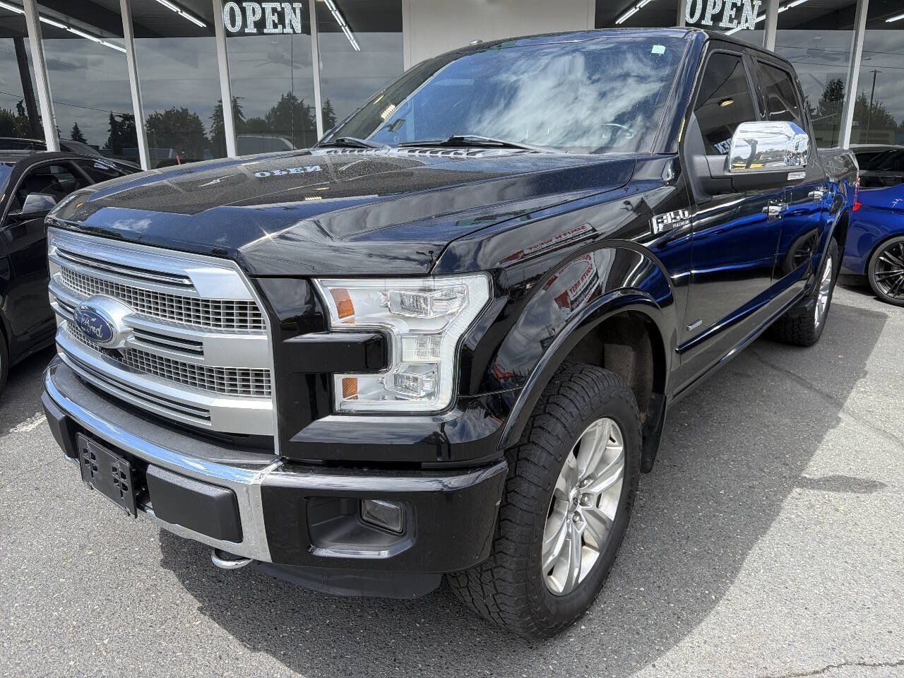 Used 2016 Ford F150 Platinum w/ Equipment Group 701A Luxury AWD/4WD image 11