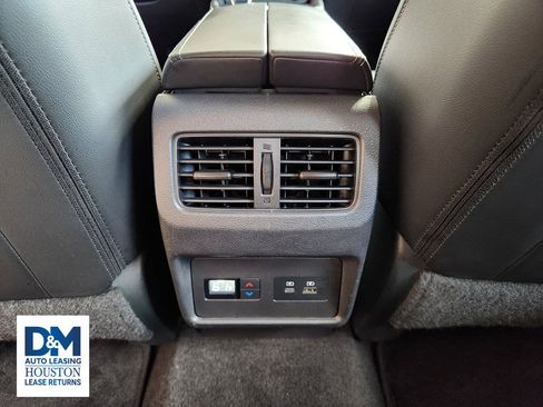 Used 2022 Nissan Rogue SL w/ SL Premium Package image 40