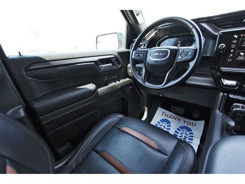 Used 2022 GMC Sierra 1500 AT4 w/ AT4 Preferred Package AWD/4WD image 9