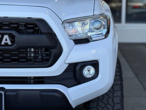 Used 2021 Toyota Tacoma SR5 image 5