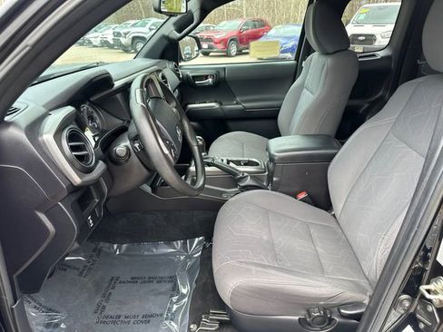 Used 2016 Toyota Tacoma TRD Off-Road w/ Premium & Technology Package image 23