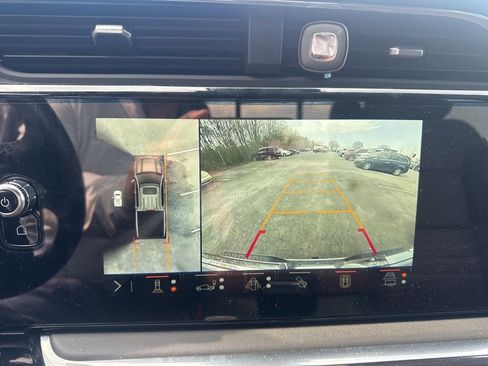 Used 2024 GMC Sierra 1500 Denali Ultimate image 12