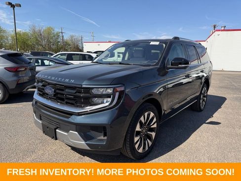 Used 2025 Ford Expedition Platinum w/ Driver's Package image 3