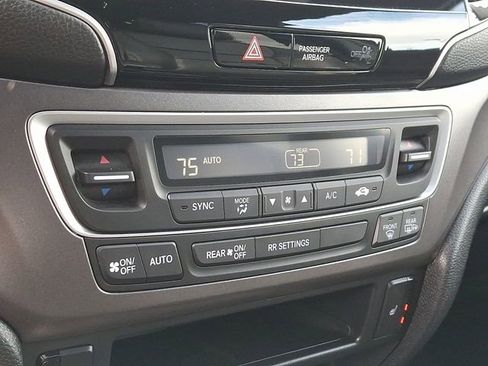 Used 2025 Honda Passport EX-L image 17