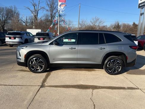 Used 2025 Buick Enclave Sport Touring image 6