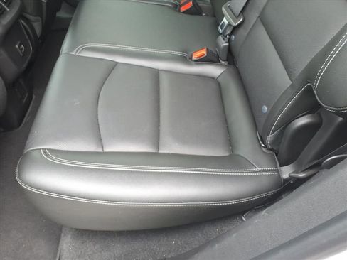 Used 2024 GMC Terrain SLT image 22