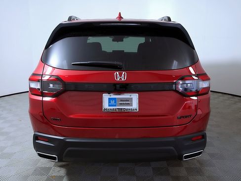 Certified 2025 Honda Pilot Sport image 8