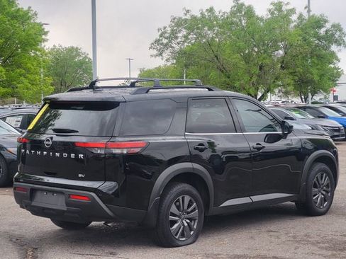 Certified 2024 Nissan Pathfinder SV image 4