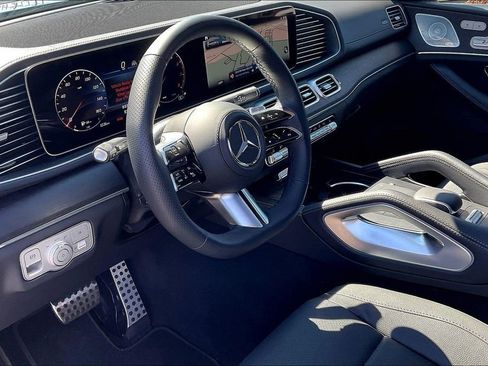 New 2025 Mercedes-Benz GLS 450 4MATIC image 6