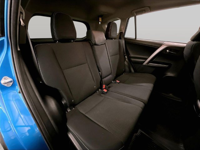 Used 2017 Toyota RAV4 XLE AWD/4WD image 26