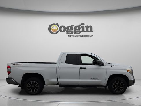 Used 2016 Toyota Tundra image 6