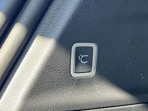 New 2026 Chrysler Pacifica Select image 18