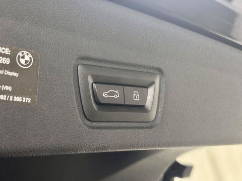 Used 2025 BMW i4 eDrive40 w/ Premium Package RWD image 39