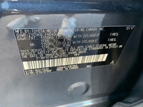 Used 2018 Toyota RAV4 LE AWD/4WD image 28