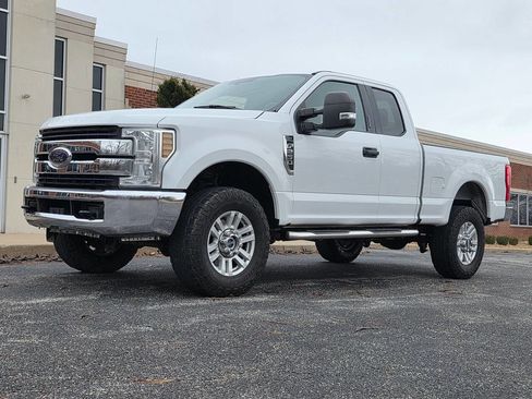 Used 2018 Ford F250 XLT image 3