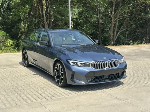 Used 2025 BMW 330i Sedan w/ M Sport Package RWD image 57