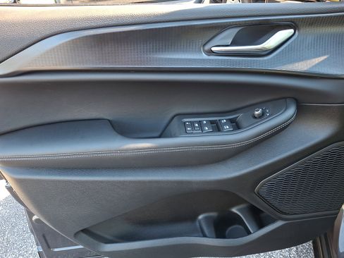 Certified 2025 Jeep Grand Cherokee L Altitude image 14