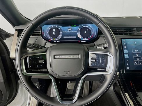 Used 2025 Land Rover Range Rover Sport SE image 12