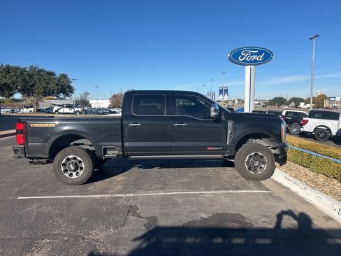 Used 2023 Ford F250 Platinum w/ Tremor Off-Road Package image 3