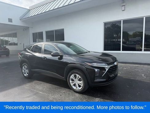 Used 2024 Chevrolet Trax LS FWD image 1
