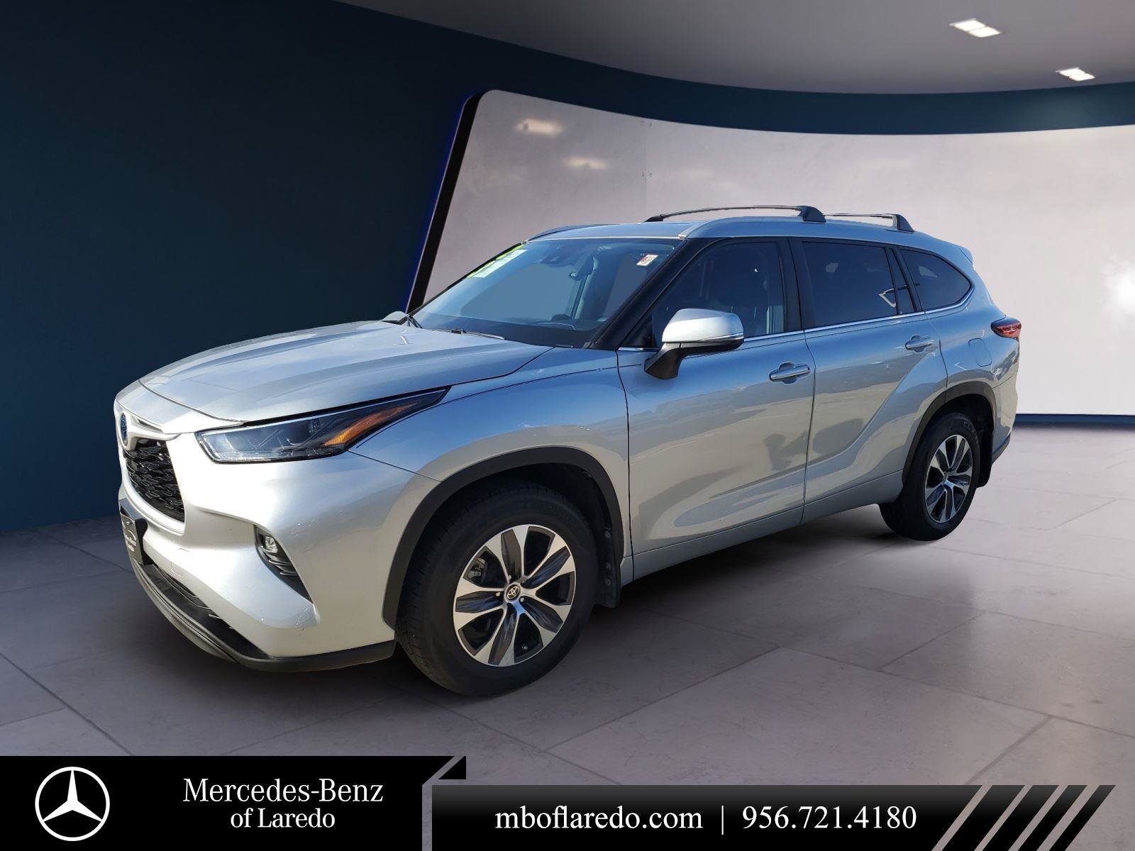 Used 2023 Toyota Highlander XLE FWD image 1