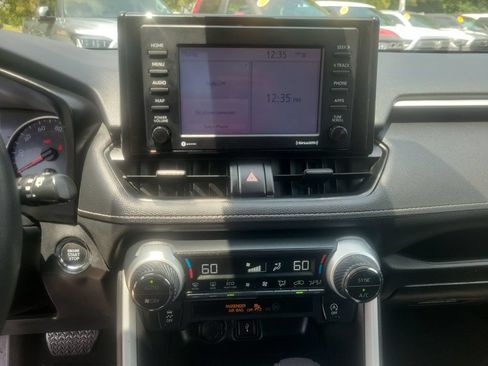 Certified 2022 Toyota RAV4 XLE FWD image 25