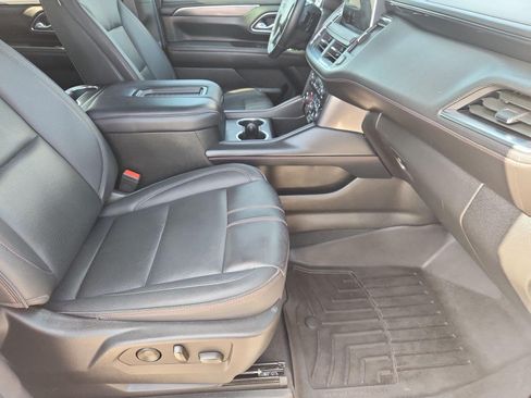 Used 2024 Chevrolet Suburban RST w/ Sport Performance Package AWD/4WD image 32