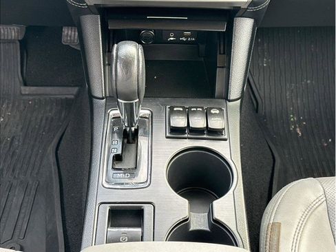 Used 2019 Subaru Outback 2.5i Limited image 18