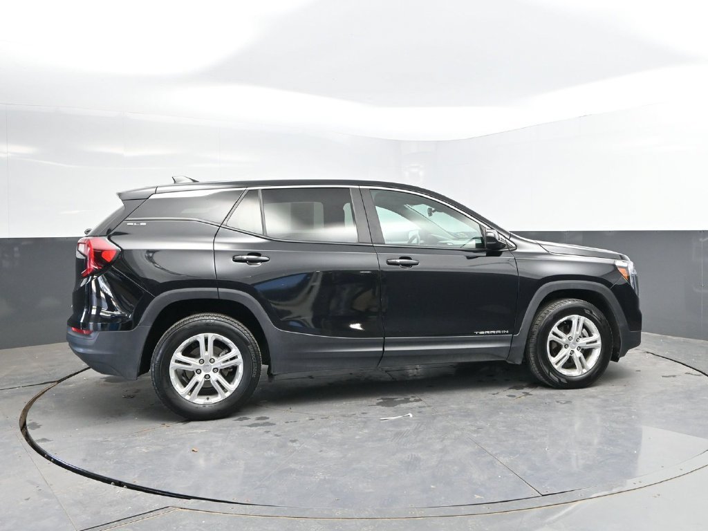 Used 2024 GMC Terrain SLE AWD/4WD image 8