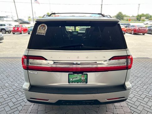 Used 2018 Lincoln Navigator L Reserve w/ Technology Package AWD/4WD image 14