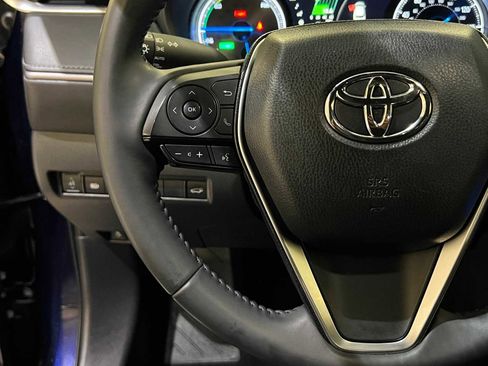 Certified 2021 Toyota Venza XLE image 21