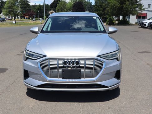 Used 2020 Audi e-tron Premium Plus AWD/4WD image 2