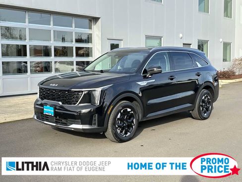 Used 2024 Kia Sorento S image 1