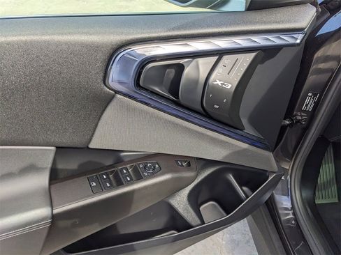 Used 2025 BMW X3 xDrive30i w/ Premium Package image 22