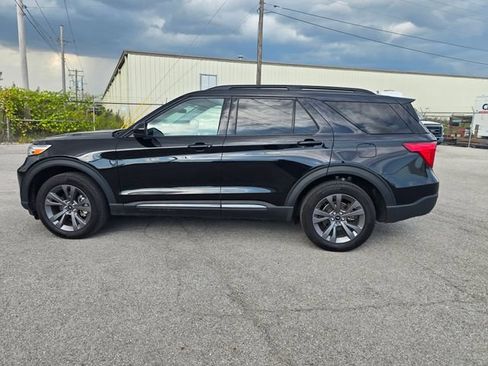 Used 2024 Ford Explorer XLT w/ Equipment Group 202A AWD/4WD image 7