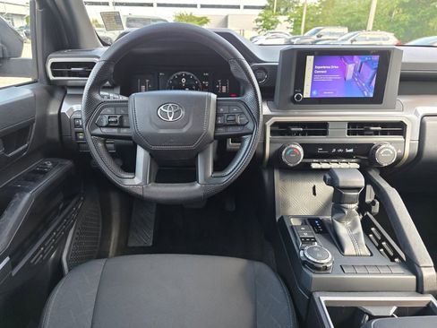 Certified 2025 Toyota Tacoma SR5 AWD/4WD image 7