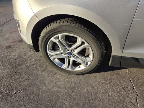 Used 2018 Ford Edge Titanium image 9