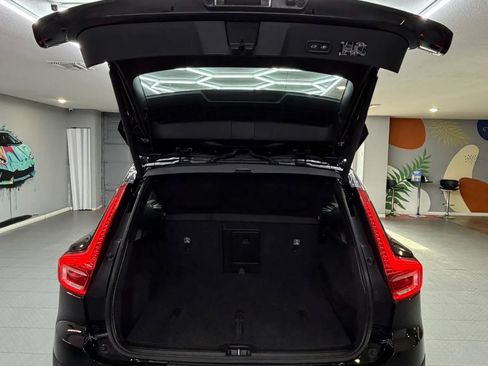 Used 2019 Volvo XC40 T5 Momentum AWD/4WD image 40