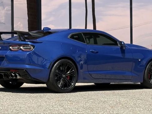Used 2021 Chevrolet Camaro SS RWD image 14