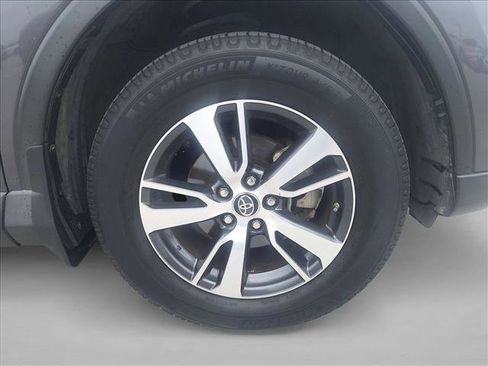 Used 2018 Toyota RAV4 XLE FWD image 21