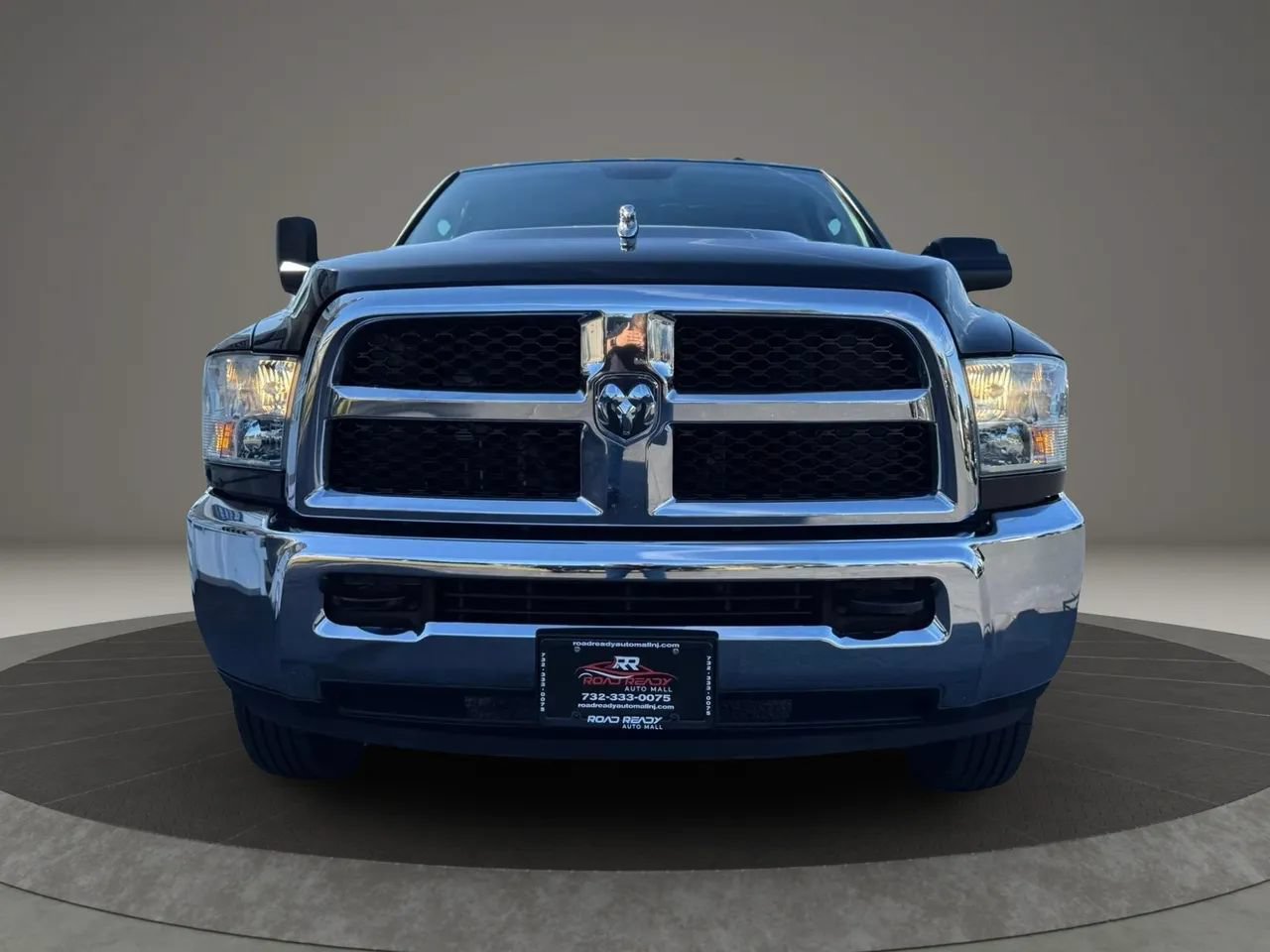 Used 2018 RAM 3500 Tradesman w/ Chrome Appearance Group AWD/4WD image 3