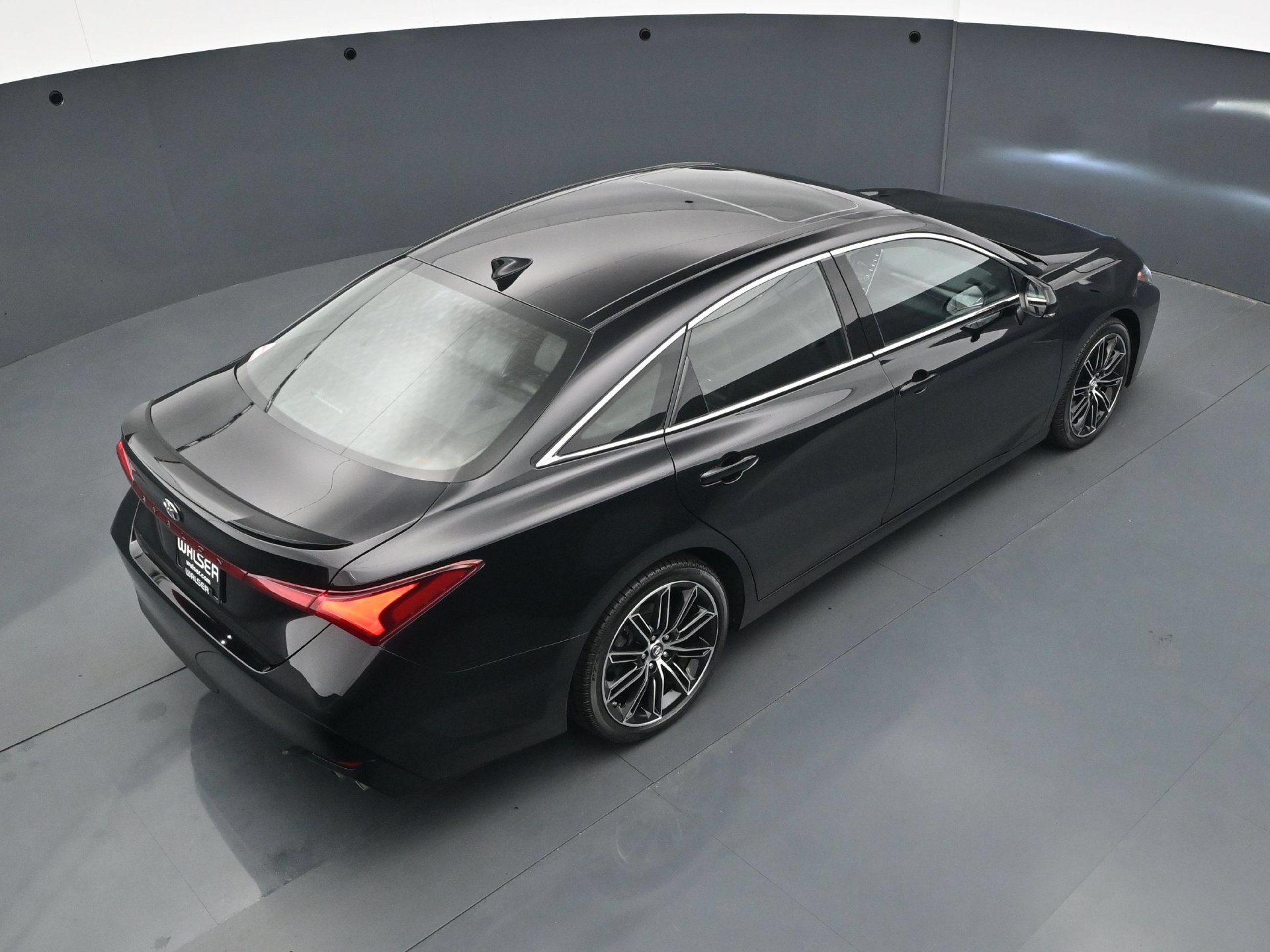 Used 2019 Toyota Avalon XSE FWD image 39