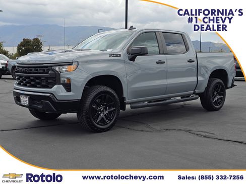 Used 2024 Chevrolet Silverado 1500 Custom Trail Boss w/ Turbomax Blackout Package AWD/4WD image 3