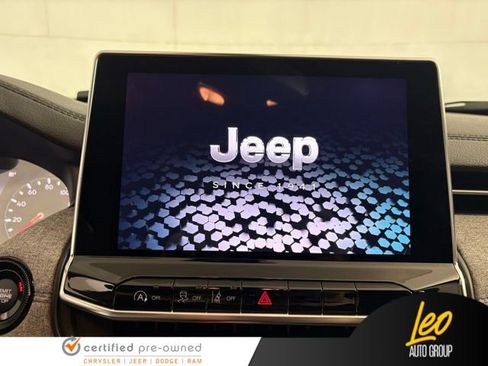 Used 2023 Jeep Compass Latitude AWD/4WD image 18
