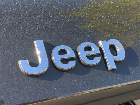 Certified 2023 Jeep Grand Cherokee L Overland AWD/4WD image 13