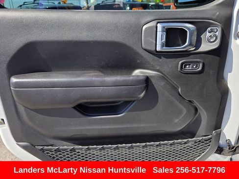 Used 2021 Jeep Gladiator Sport AWD/4WD image 23