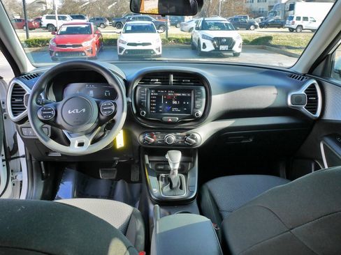 Used 2023 Kia Soul LX w/ Option Group 015 image 18